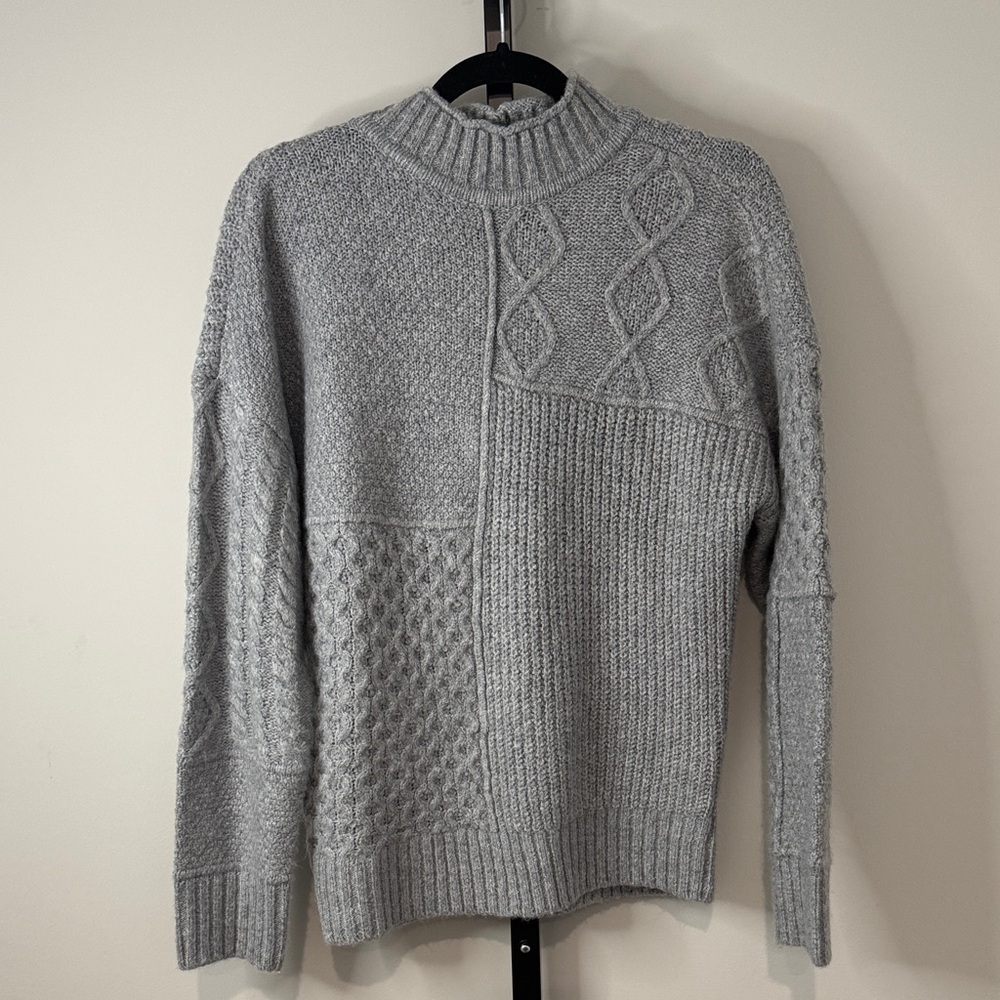 American Eagle Textured Gray Mockneck Sweater Gray XS Extra Small New NWT